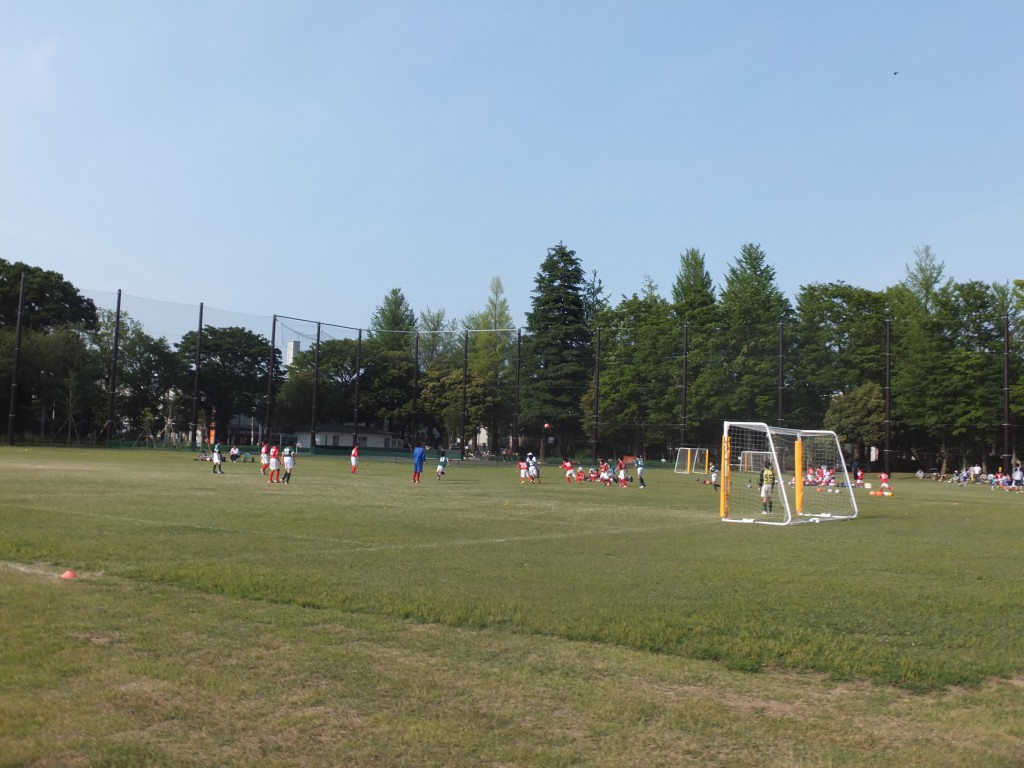 休みの日には少年サッカーが盛んにおこなわれています。